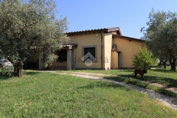 casa indipendente in vendita a Montopoli di Sabina