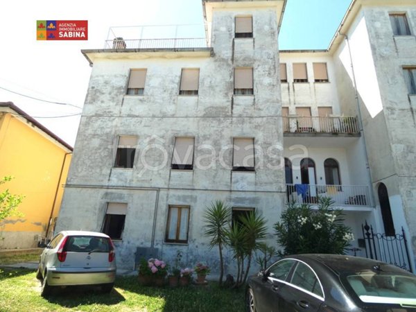 appartamento in vendita a Montopoli di Sabina in zona Ferruti