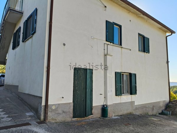 casa indipendente in vendita a Montopoli di Sabina