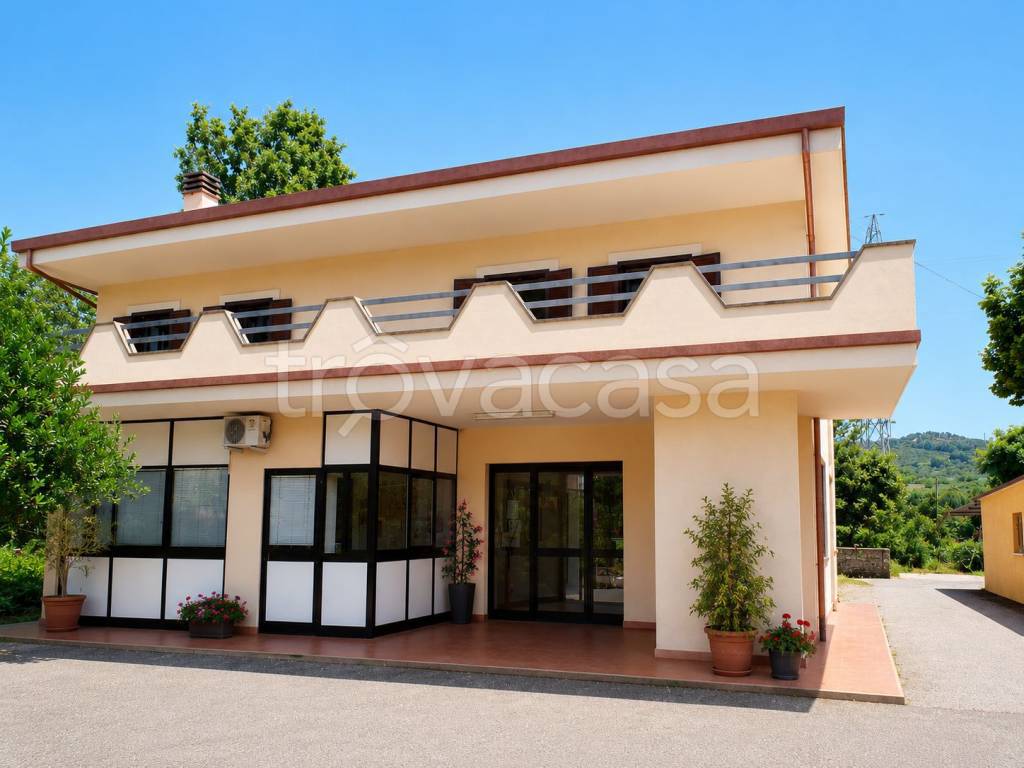 casa indipendente in vendita a Montopoli di Sabina