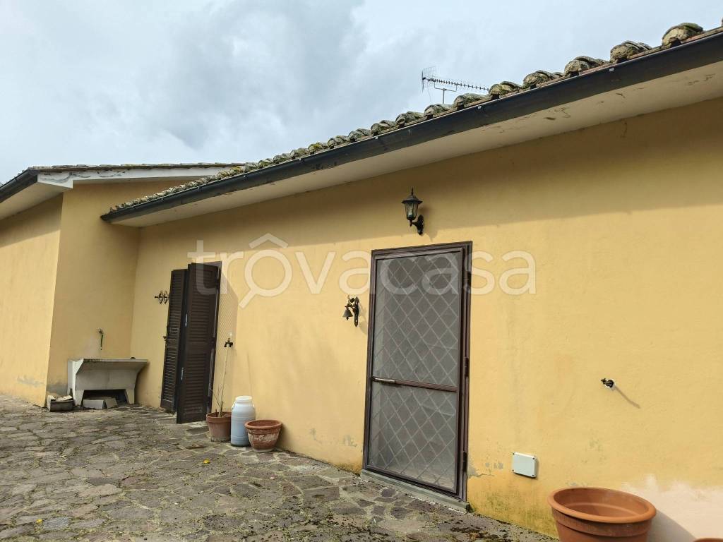 casa indipendente in vendita a Montopoli di Sabina