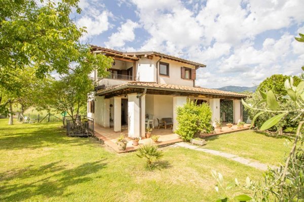 casa indipendente in vendita a Morro Reatino