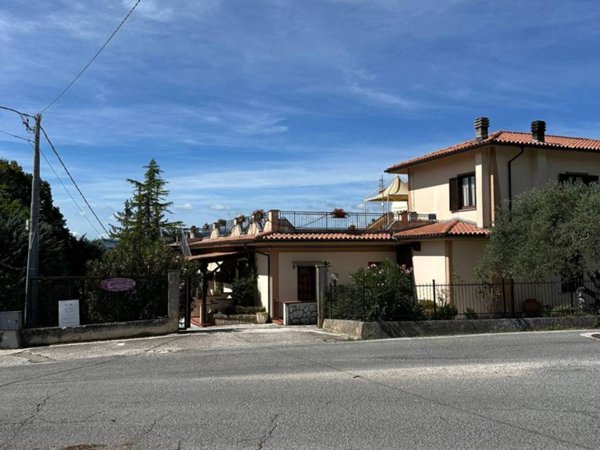 negozio in vendita a Morro Reatino