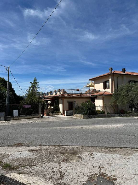 negozio in vendita a Morro Reatino