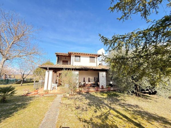 casa indipendente in vendita a Morro Reatino