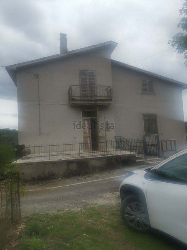 casa indipendente in vendita a Nespolo