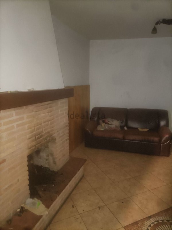 casa indipendente in vendita a Nespolo