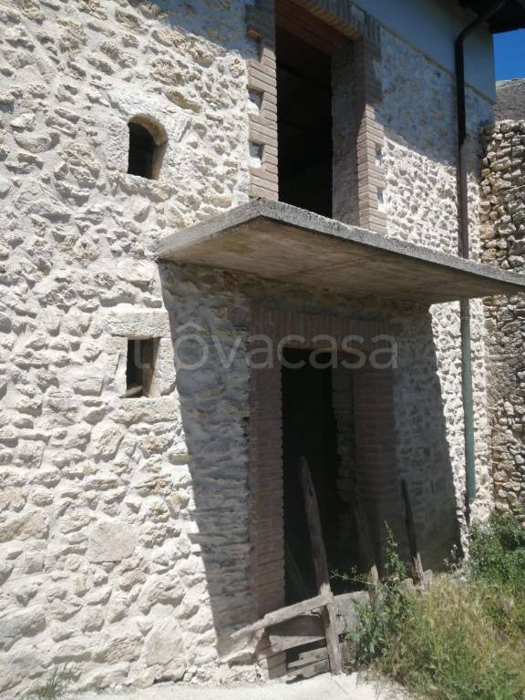 casa indipendente in vendita ad Orvinio