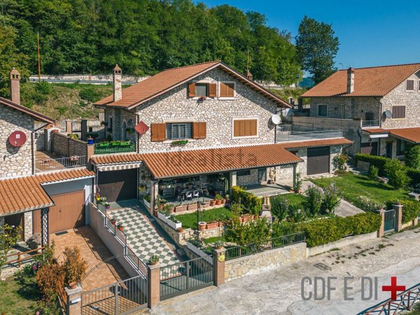 appartamento in vendita ad Orvinio