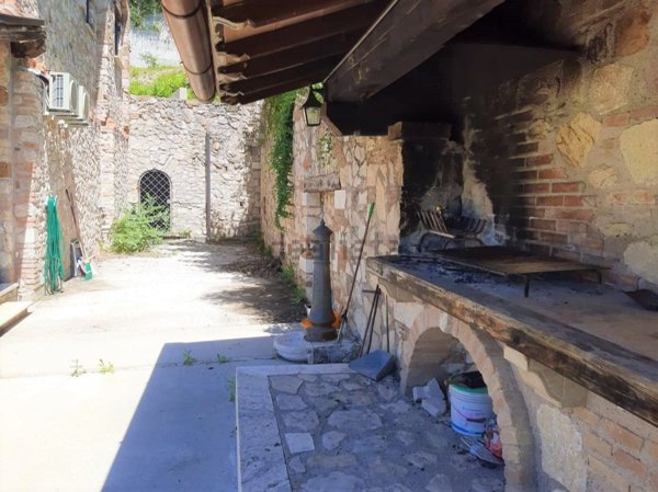 casa indipendente in vendita ad Orvinio