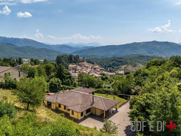 casa indipendente in vendita ad Orvinio