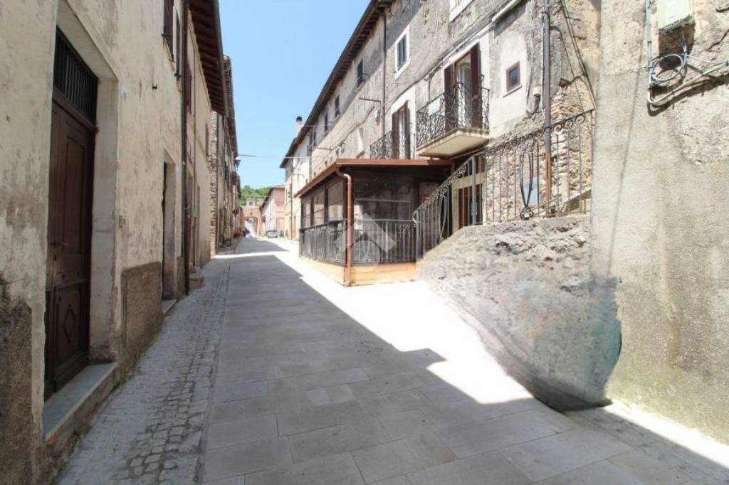 appartamento in vendita ad Orvinio