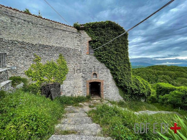 casa indipendente in vendita ad Orvinio