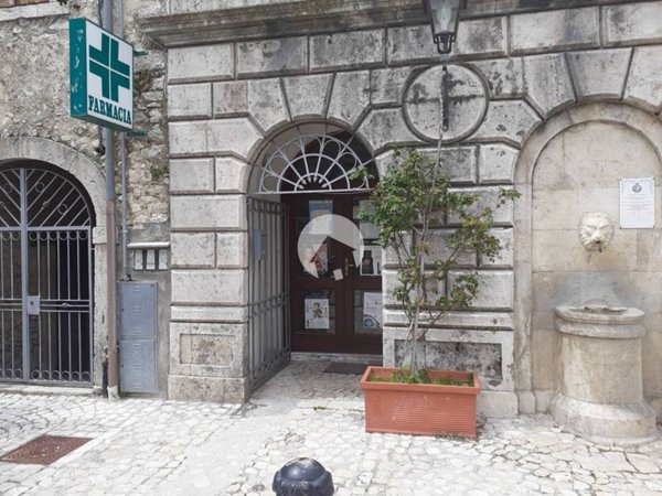 negozio in vendita ad Orvinio