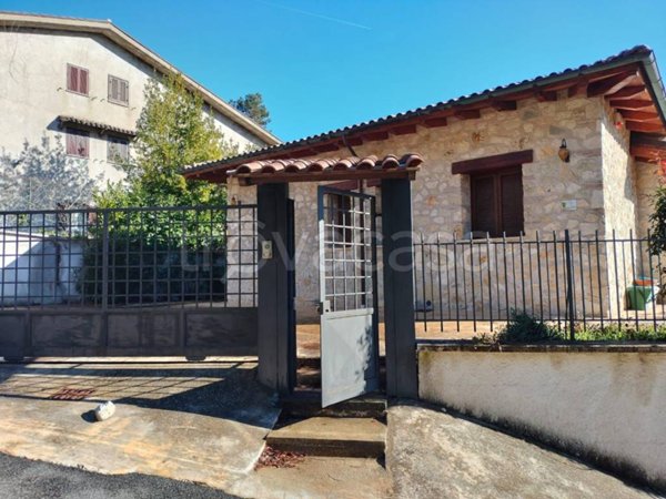 casa indipendente in vendita ad Orvinio