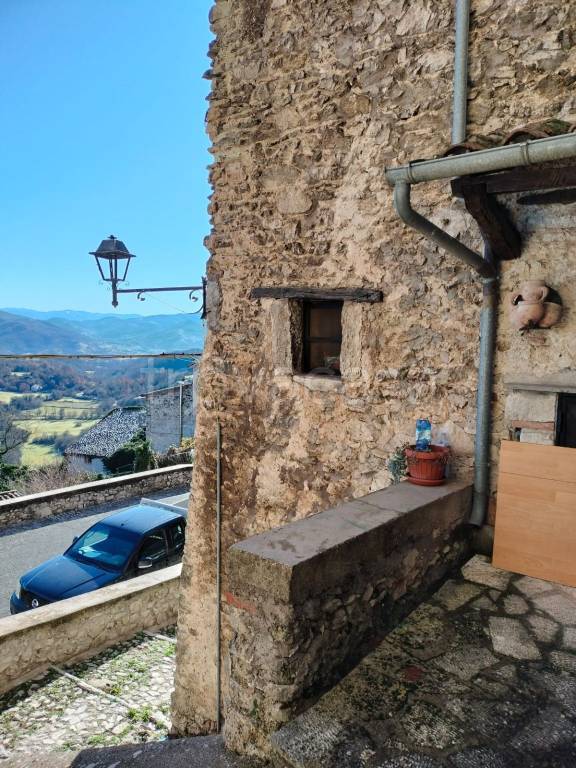 appartamento in vendita ad Orvinio