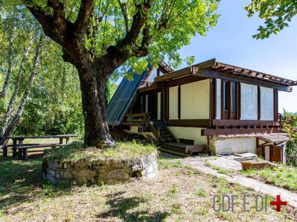 casa indipendente in vendita ad Orvinio