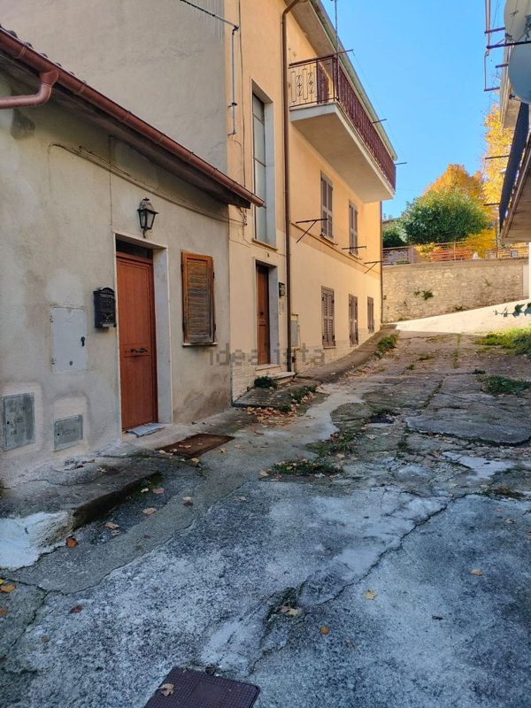 appartamento in vendita ad Orvinio