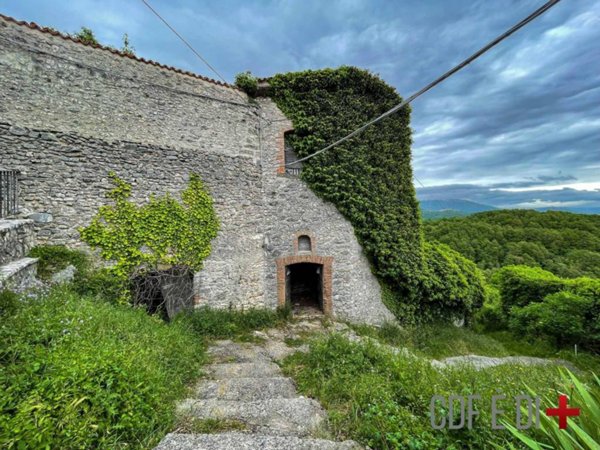 casa indipendente in vendita ad Orvinio