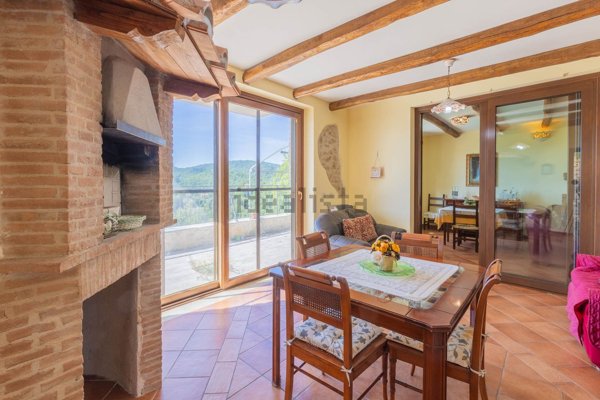 casa semindipendente in vendita ad Orvinio