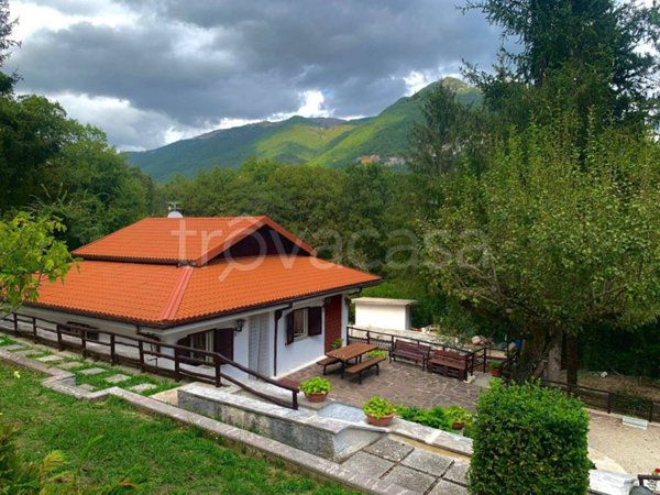casa indipendente in vendita a Paganico Sabino
