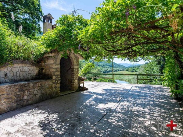 casa indipendente in vendita a Paganico Sabino