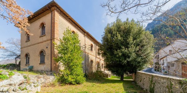 casa indipendente in vendita a Paganico Sabino
