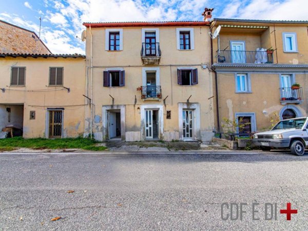 appartamento in vendita a Pescorocchiano in zona Colle di Pace