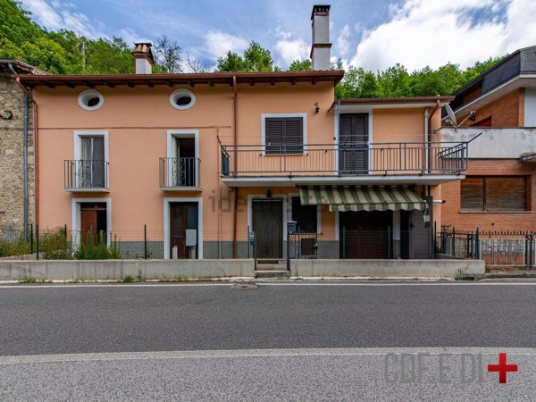 appartamento in vendita a Pescorocchiano in zona Sant'Elpidio