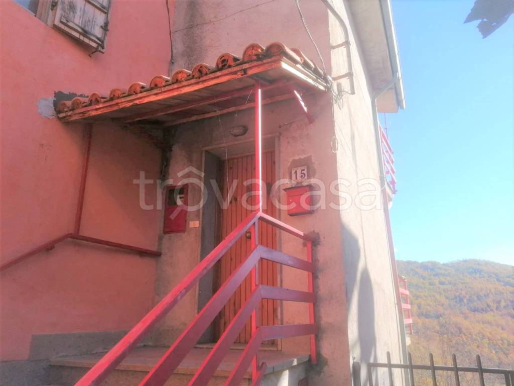 casa indipendente in vendita a Pescorocchiano