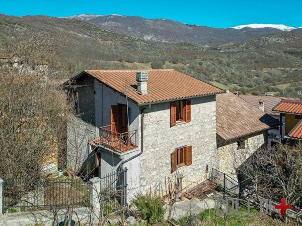 appartamento in vendita a Pescorocchiano