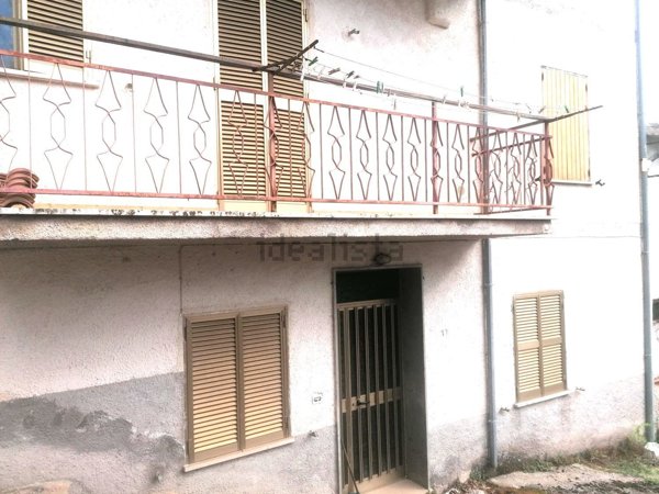 casa indipendente in vendita a Pescorocchiano