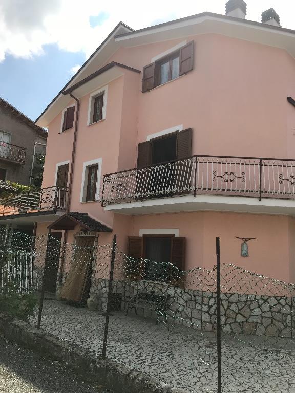 casa indipendente in vendita a Petrella Salto in zona San Martino