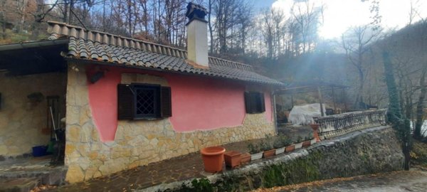 casa indipendente in vendita a Petrella Salto in zona Borgo San Pietro