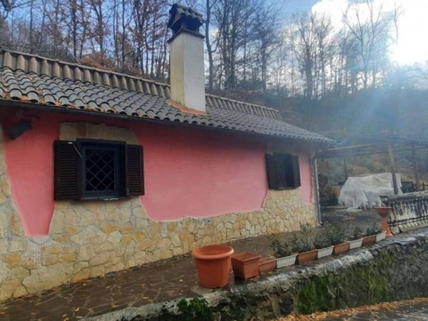 casa indipendente in vendita a Petrella Salto in zona Borgo San Pietro