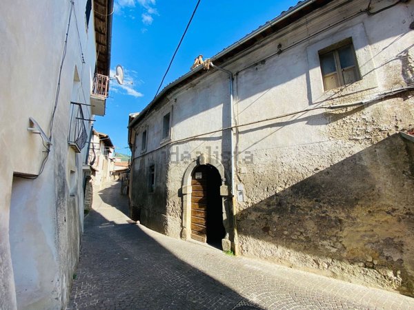 appartamento in vendita a Petrella Salto in zona Capradosso