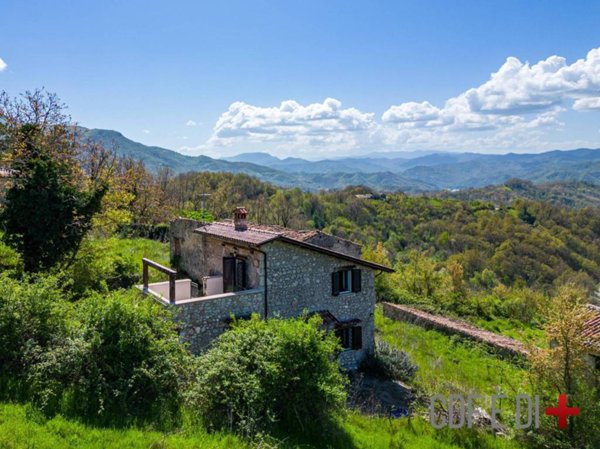 casa indipendente in vendita a Petrella Salto in zona Staffoli