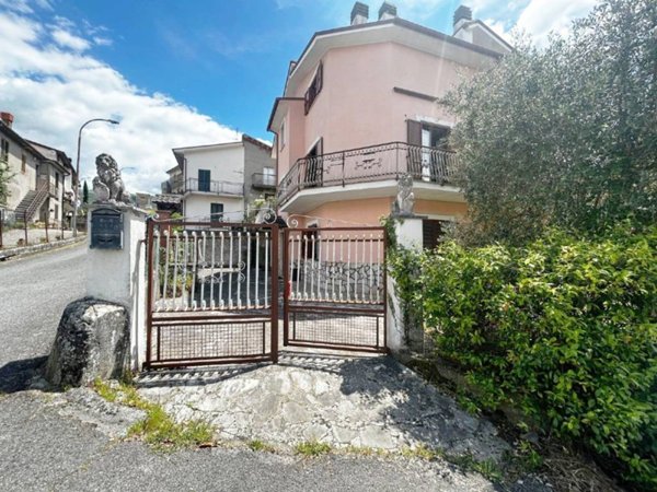 casa indipendente in vendita a Petrella Salto in zona San Martino