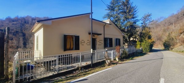 appartamento in vendita a Petrella Salto in zona Fiumata