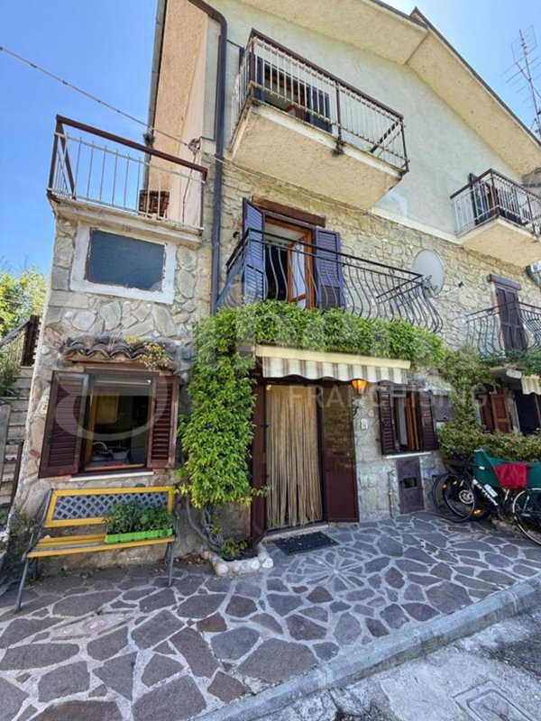 appartamento in vendita a Petrella Salto in zona Fiumata