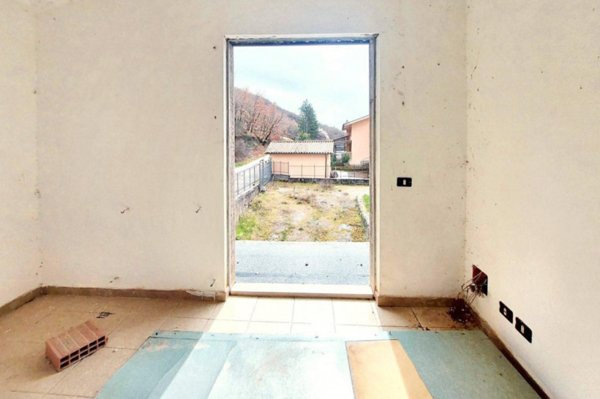 casa indipendente in vendita a Petrella Salto in zona Capradosso