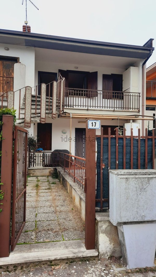 appartamento in vendita a Petrella Salto in zona Borgo San Pietro