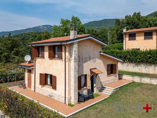 casa indipendente in vendita a Petrella Salto in zona Borgo San Pietro
