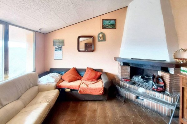 appartamento in vendita a Petrella Salto in zona Capradosso