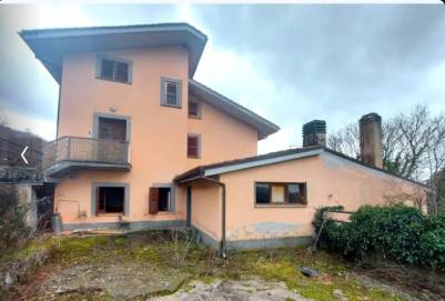 appartamento in vendita a Petrella Salto in zona Fiumata