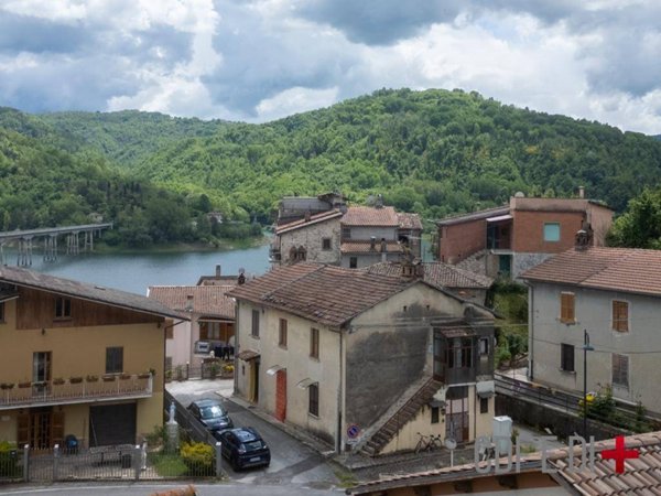 appartamento in vendita a Petrella Salto in zona Fiumata