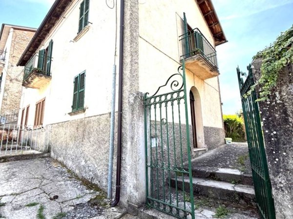 casa indipendente in vendita a Petrella Salto in zona Capradosso