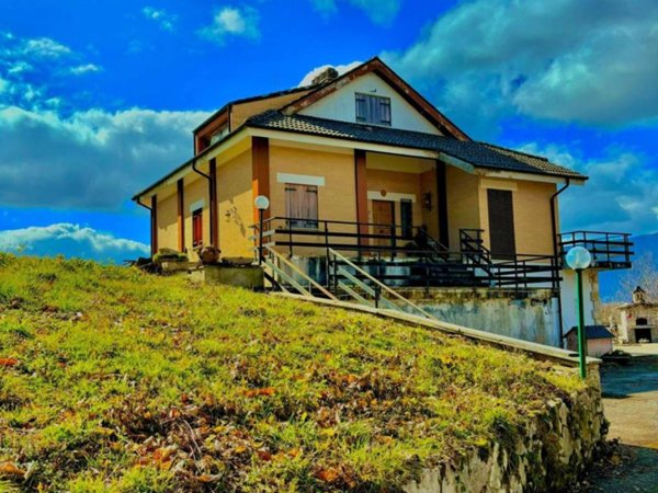 casa indipendente in vendita a Petrella Salto in zona Oiano