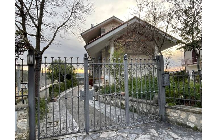 casa indipendente in vendita a Petrella Salto in zona Capradosso