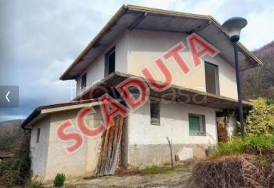 casa indipendente in vendita a Petrella Salto in zona Capradosso